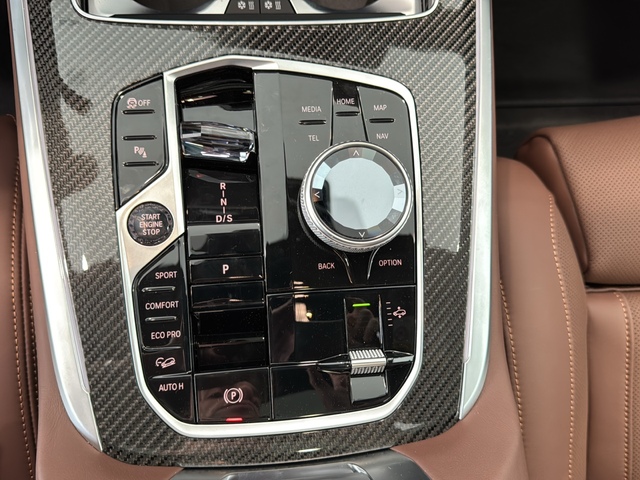 BMW X7 xDrive40d color Gris. Año 2025. 259KW(352CV). Diésel. En concesionario Enekuri Motor de Vizcaya