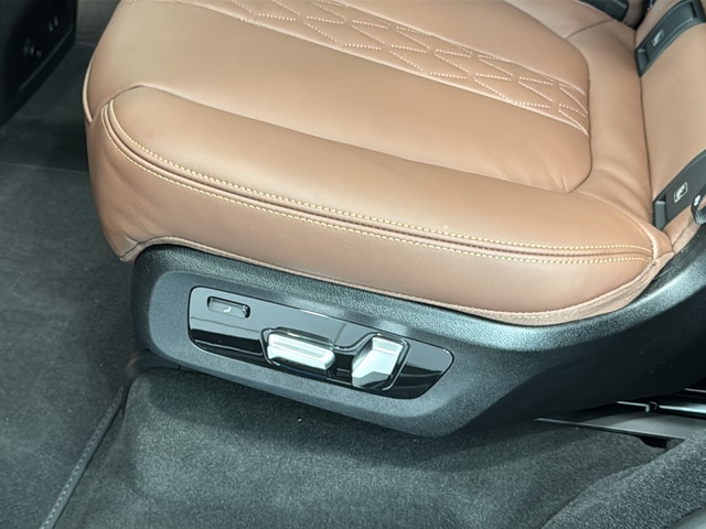 BMW X7 xDrive40d color Gris. Año 2025. 259KW(352CV). Diésel. En concesionario Enekuri Motor de Vizcaya