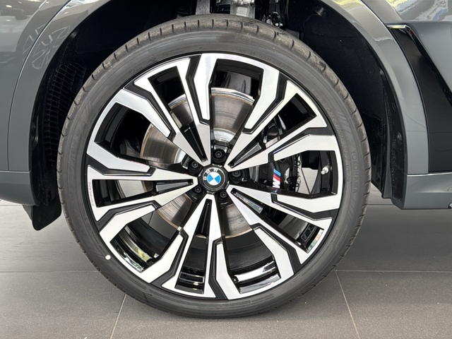 BMW X7 xDrive40d color Gris. Año 2025. 259KW(352CV). Diésel. En concesionario Enekuri Motor de Vizcaya