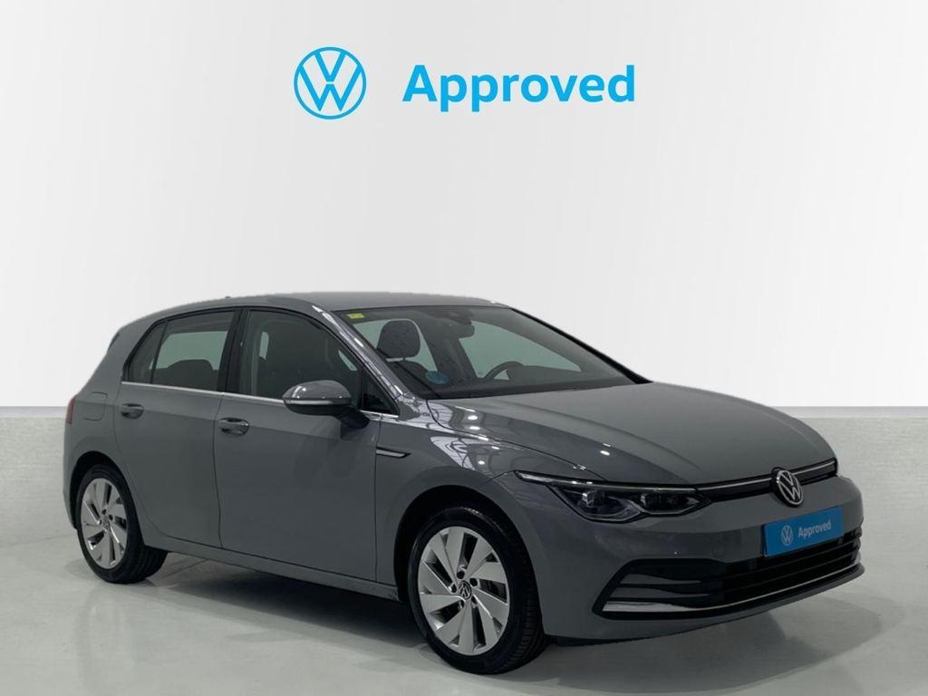 Volkswagen Golf 1.5 eTSI en Barcelona