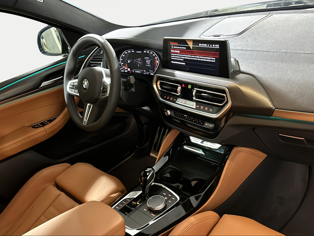 BMW X4 M40i color Gris. Año 2024. 265KW(360CV). Gasolina. En concesionario San Pablo Motor | Su Eminencia de Sevilla
