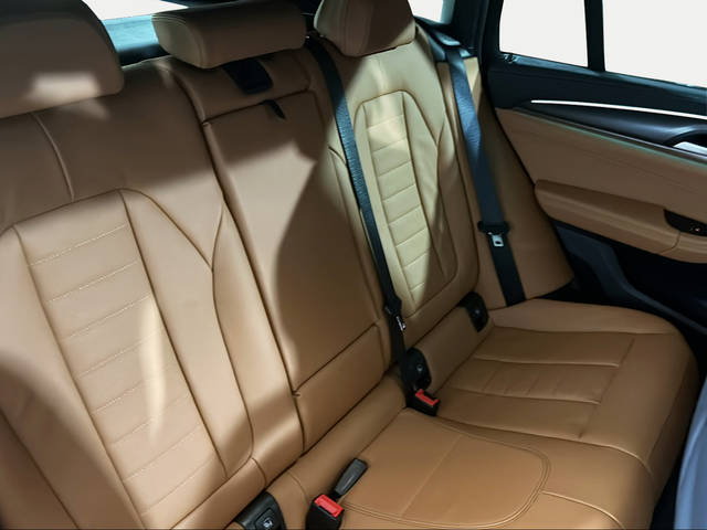 BMW X4 M40i color Gris. Año 2024. 265KW(360CV). Gasolina. En concesionario San Pablo Motor | Su Eminencia de Sevilla