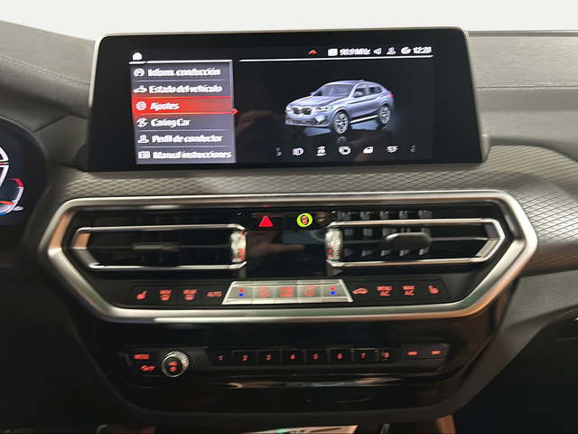 BMW X4 M40i color Gris. Año 2024. 265KW(360CV). Gasolina. En concesionario San Pablo Motor | Su Eminencia de Sevilla
