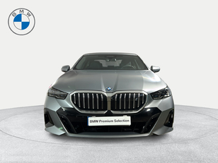 Fotos de BMW i5 eDrive40 color Gris. Año 2025. 250KW(340CV). Eléctrico. En concesionario San Pablo Motor | Su Eminencia de Sevilla