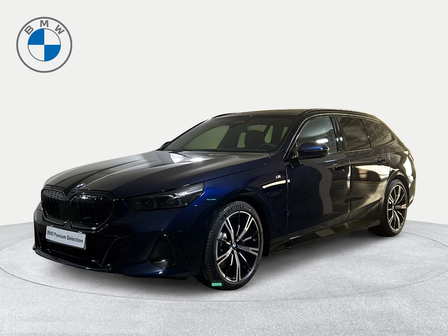 BMW Serie 5 520d Touring color Azul. Año 2025. 145KW(197CV). Diésel. En concesionario San Pablo Motor | Su Eminencia de Sevilla