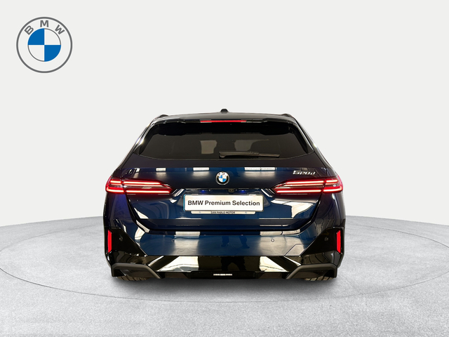 BMW Serie 5 520d Touring color Azul. Año 2025. 145KW(197CV). Diésel. En concesionario San Pablo Motor | Su Eminencia de Sevilla