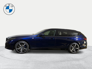 Fotos de BMW Serie 5 520d Touring color Azul. Año 2025. 145KW(197CV). Diésel. En concesionario San Pablo Motor | Su Eminencia de Sevilla