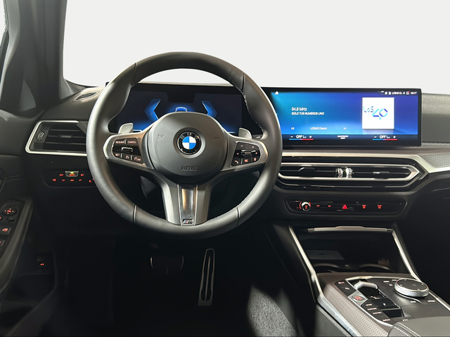 BMW Serie 3 318d color Negro. Año 2025. 110KW(150CV). Diésel. En concesionario San Pablo Motor | Su Eminencia de Sevilla
