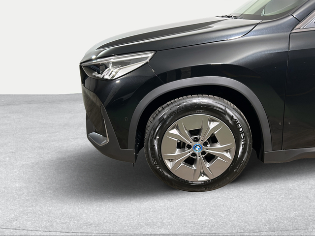 BMW iX1 xDrive30 color Negro. Año 2025. 230KW(313CV). Eléctrico. En concesionario San Pablo Motor | Su Eminencia de Sevilla