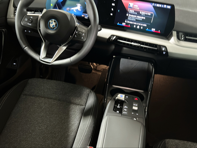 BMW iX1 xDrive30 color Negro. Año 2025. 230KW(313CV). Eléctrico. En concesionario San Pablo Motor | Su Eminencia de Sevilla