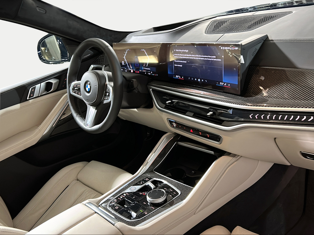 BMW X6 xDrive30d color Azul. Año 2025. 210KW(286CV). Diésel. En concesionario San Pablo Motor | Su Eminencia de Sevilla