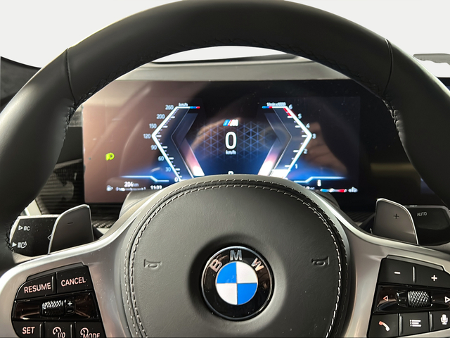 BMW X6 xDrive30d color Azul. Año 2025. 210KW(286CV). Diésel. En concesionario San Pablo Motor | Su Eminencia de Sevilla