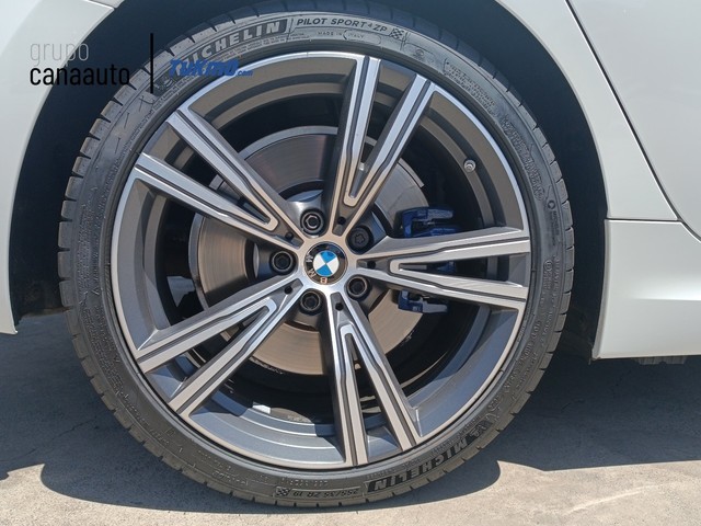 BMW Serie 3 330e color Blanco. Año 2021. 215KW(292CV). Híbrido Electro/Gasolina. En concesionario MG CANARIAS TACO de Sta. C. Tenerife