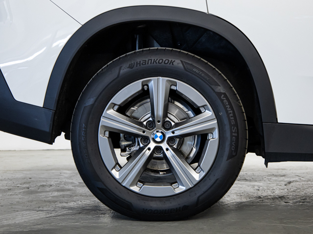 BMW X1 sDrive18d color Blanco. Año 2023. 110KW(150CV). Diésel. En concesionario BMW Fuenteolid Valladolid de Valladolid