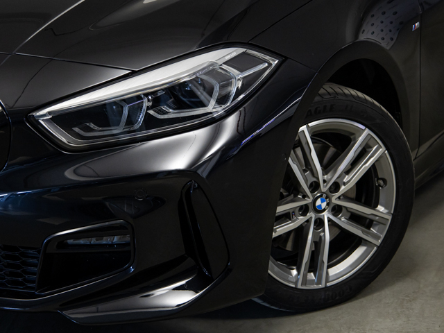 BMW Serie 1 118i color Negro. Año 2022. 103KW(140CV). Gasolina. En concesionario BMW Fuenteolid Valladolid de Valladolid