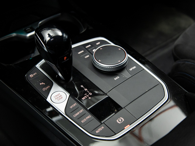 BMW Serie 1 118i color Negro. Año 2022. 103KW(140CV). Gasolina. En concesionario BMW Fuenteolid Valladolid de Valladolid