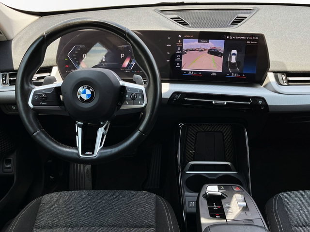 BMW X1 sDrive18i color Blanco. Año 2023. 100KW(136CV). Gasolina. En concesionario CARTAGENA PREMIUM S.L. de Murcia