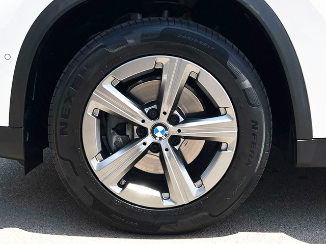 BMW X1 sDrive18i color Blanco. Año 2023. 100KW(136CV). Gasolina. En concesionario CARTAGENA PREMIUM S.L. de Murcia