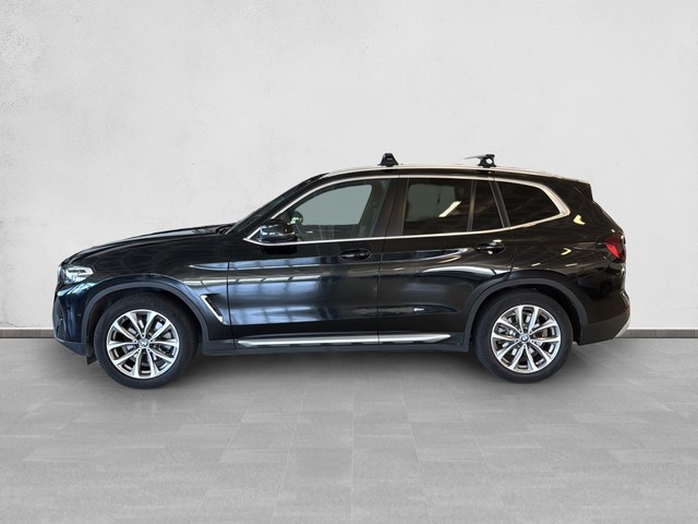 BMW X3 xDrive20d color Negro. Año 2022. 140KW(190CV). Diésel. En concesionario Enekuri Motor de Vizcaya