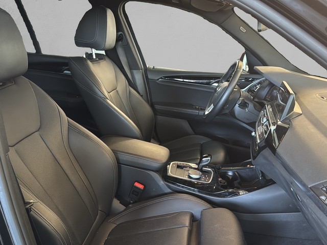 BMW X3 xDrive20d color Negro. Año 2022. 140KW(190CV). Diésel. En concesionario Enekuri Motor de Vizcaya