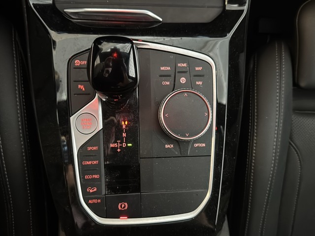 BMW X3 xDrive20d color Negro. Año 2022. 140KW(190CV). Diésel. En concesionario Enekuri Motor de Vizcaya