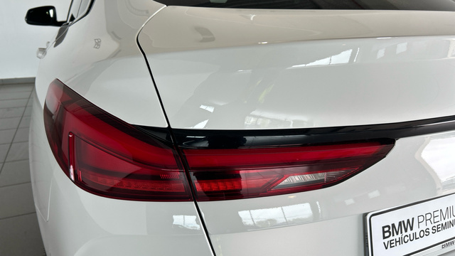 BMW Serie 2 218d Gran Coupe color Blanco. Año 2021. 110KW(150CV). Diésel. En concesionario BYmyCAR Madrid - Alcalá de Madrid