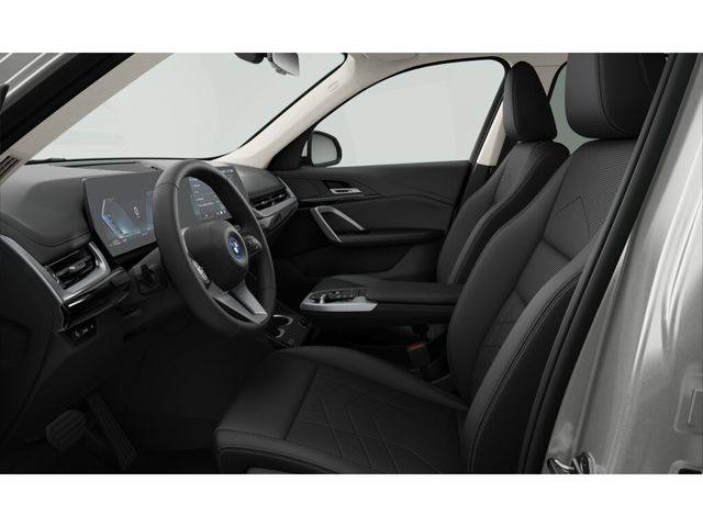 BMW X1 xDrive30e color Blanco. Año 2024. 240KW(326CV). Híbrido Electro/Gasolina. En concesionario Motri Motor Jaén de Jaén