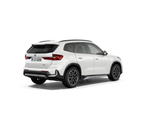 Fotos de BMW X1 xDrive30e color Blanco. Año 2024. 240KW(326CV). Híbrido Electro/Gasolina. En concesionario Motri Motor Jaén de Jaén