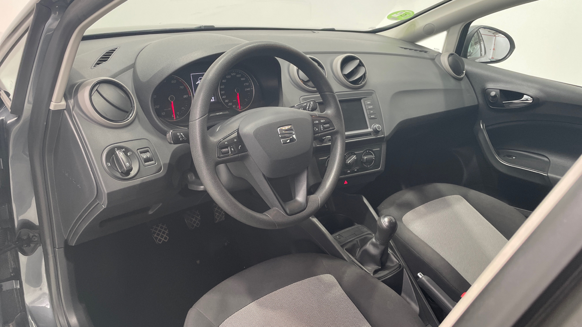 SEAT Ibiza 1.0 - 8