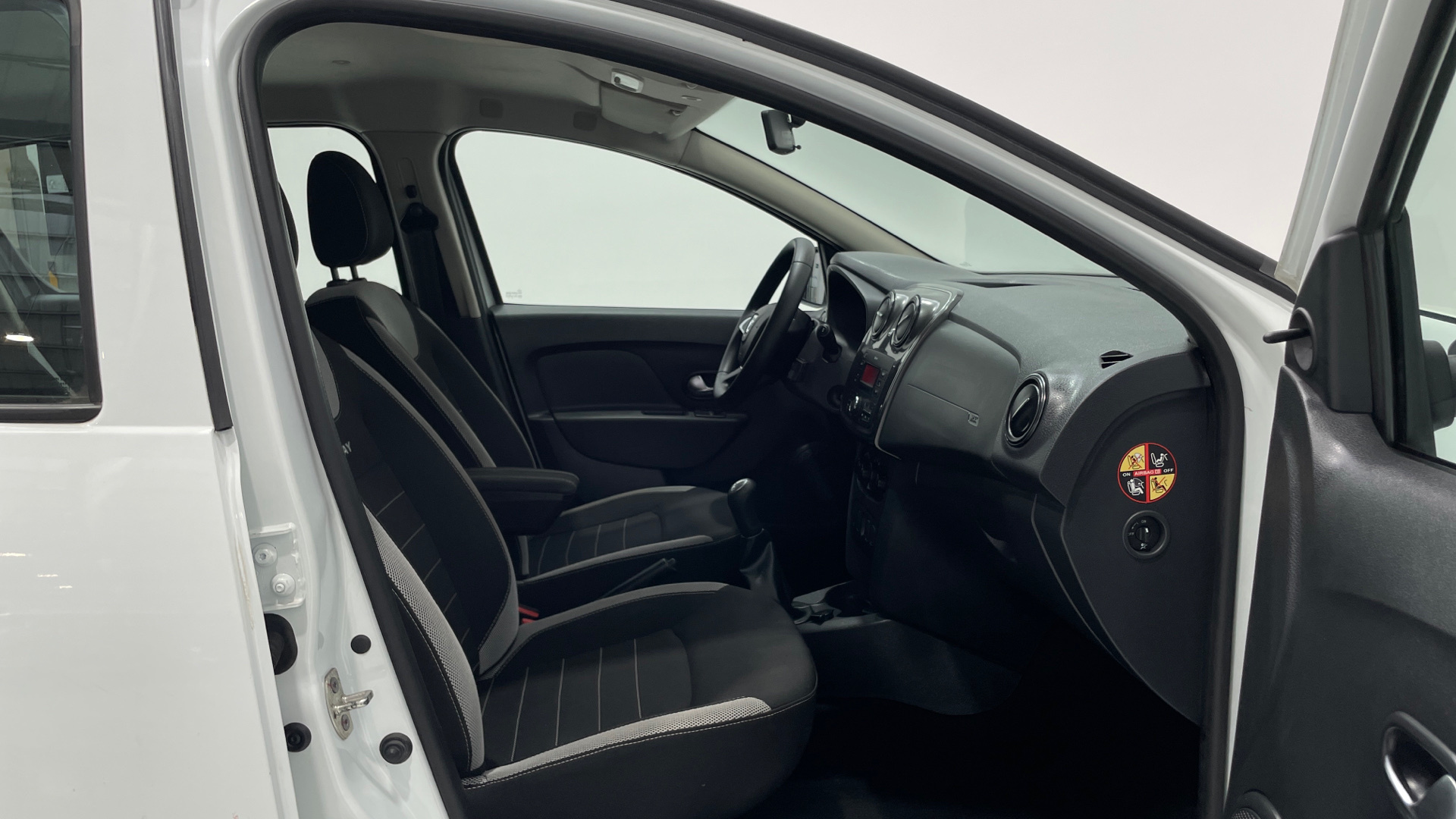 Dacia Sandero 1.0 - 13
