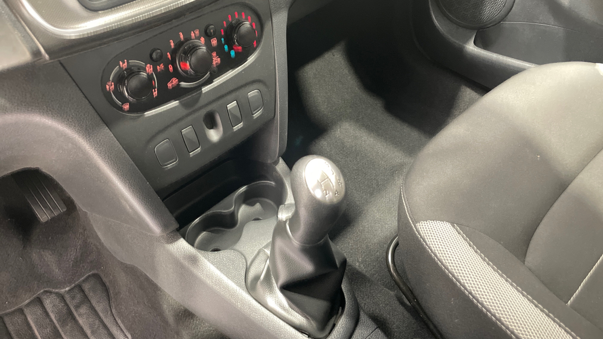 Dacia Sandero 1.0 - 17