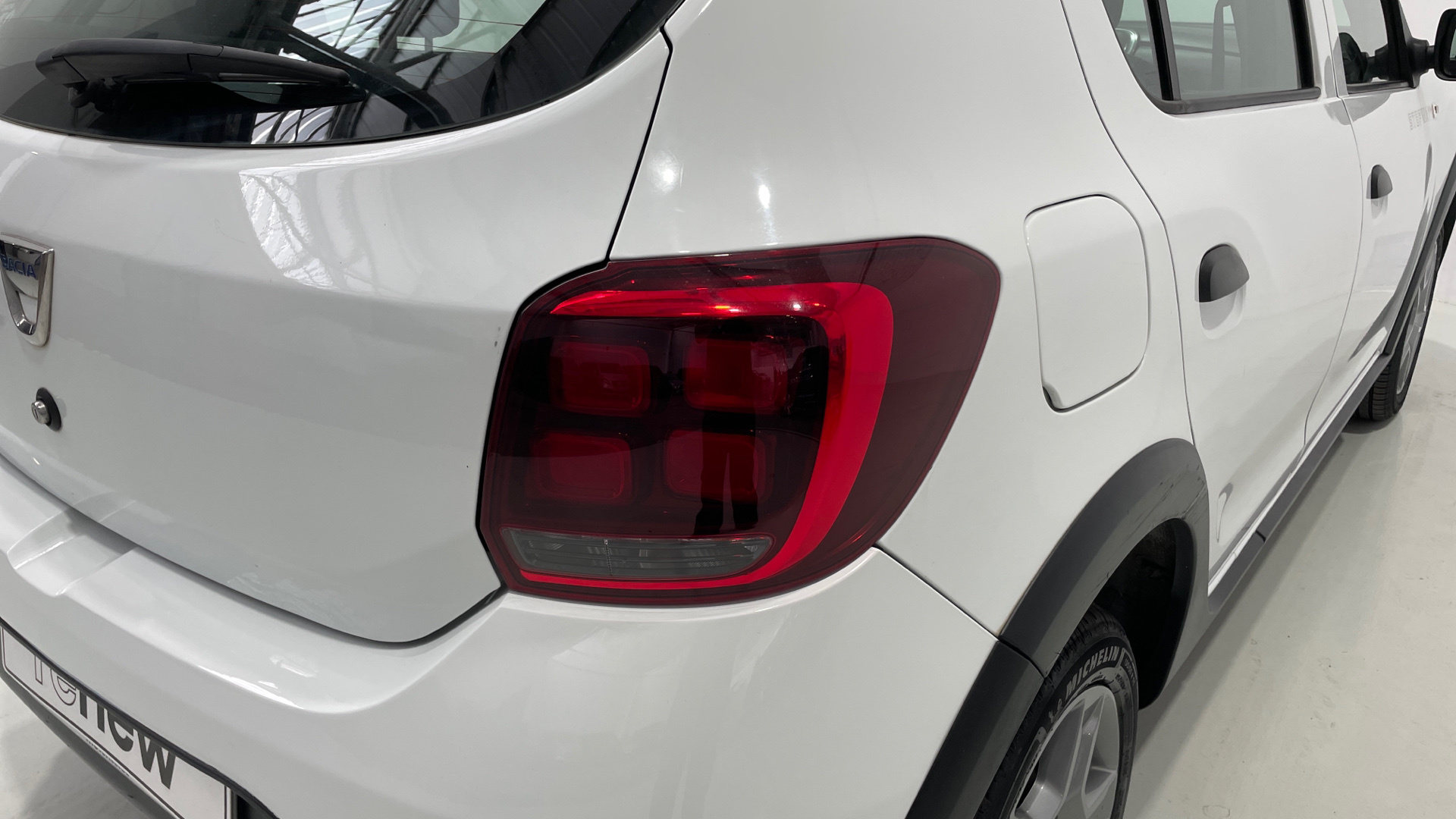 Dacia Sandero 1.0 - 18