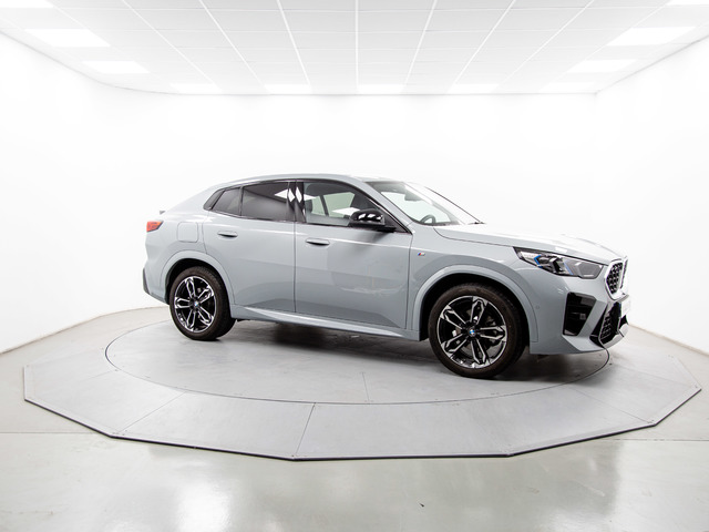BMW X2 sDrive18d color Gris. Año 2024. 110KW(150CV). Diésel. En concesionario Móvil Begar Alicante de Alicante
