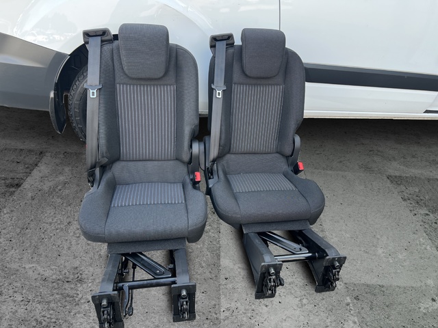 Ford Transit Custom Kombi 2.0 TDCI 310 L2 Ambiente 96 kW (130 CV)