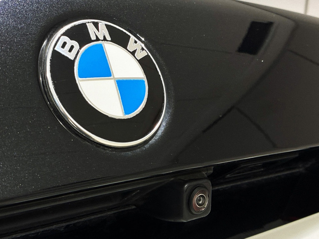 BMW Serie 1 118d color Negro. Año 2024. 110KW(150CV). Diésel. En concesionario BMW Marcos Automoción de Valencia