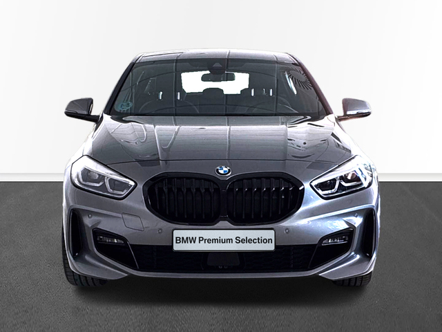 BMW Serie 1 118i color Gris. Año 2024. 103KW(140CV). Gasolina. En concesionario BMW Marcos Automoción de Valencia