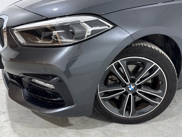 BMW Serie 1 116d color Gris. Año 2021. 85KW(116CV). Diésel. En concesionario Auto Premier, S.A. - MADRID de Madrid