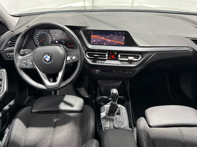 BMW Serie 1 116d color Gris. Año 2021. 85KW(116CV). Diésel. En concesionario Auto Premier, S.A. - MADRID de Madrid