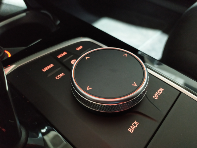 BMW Serie 1 118i color Negro. Año 2021. 103KW(140CV). Gasolina. En concesionario Hispamovil Elche de Alicante