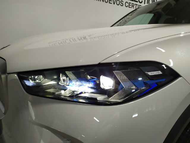BMW X5 xDrive30d color Blanco. Año 2024. 219KW(298CV). Diésel. En concesionario Hispamovil Elche de Alicante