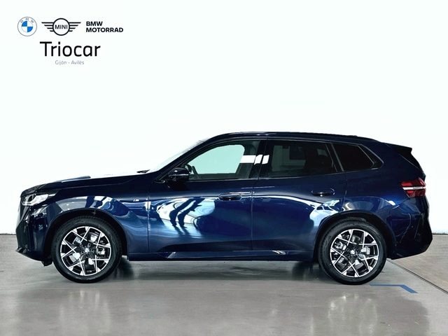 BMW X3 xDrive20d color Azul. Año 2024. 145KW(197CV). Diésel. En concesionario Triocar Gijón (Bmw y Mini) de Asturias