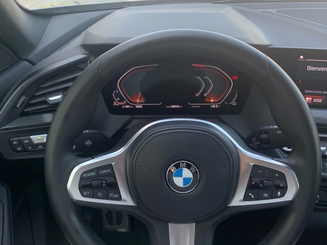 BMW Serie 2 218d Gran Coupe color Negro. Año 2022. 110KW(150CV). Diésel. En concesionario Celtamotor Pontevedra de Pontevedra