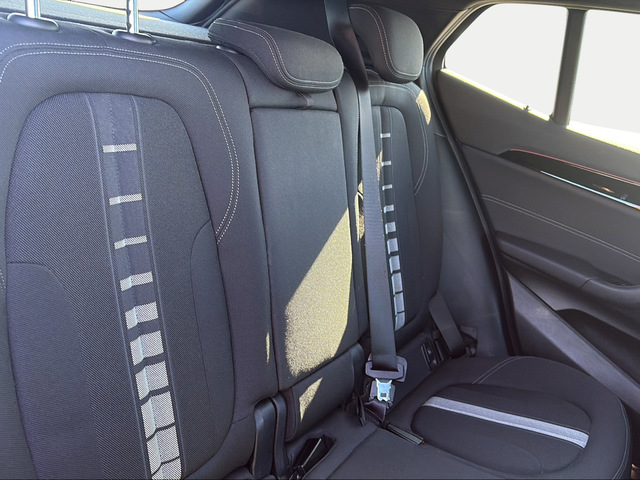 BMW X2 xDrive18d color Azul. Año 2022. 110KW(150CV). Diésel. En concesionario Carteya Motor | Campo de Gibraltar de Cádiz