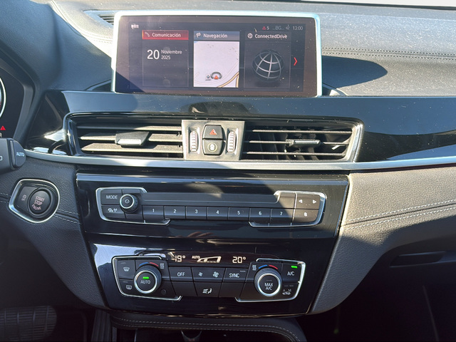 BMW X2 xDrive18d color Azul. Año 2022. 110KW(150CV). Diésel. En concesionario Carteya Motor | Campo de Gibraltar de Cádiz