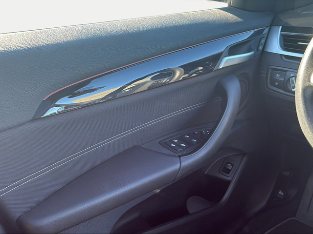 BMW X2 xDrive18d color Azul. Año 2022. 110KW(150CV). Diésel. En concesionario Carteya Motor | Campo de Gibraltar de Cádiz