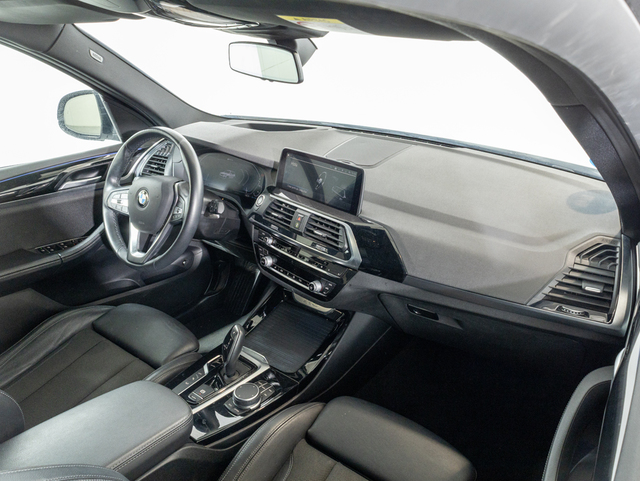 BMW X3 xDrive30e color Blanco. Año 2021. 215KW(292CV). Híbrido Electro/Gasolina. En concesionario Oliva Motor Girona de Girona