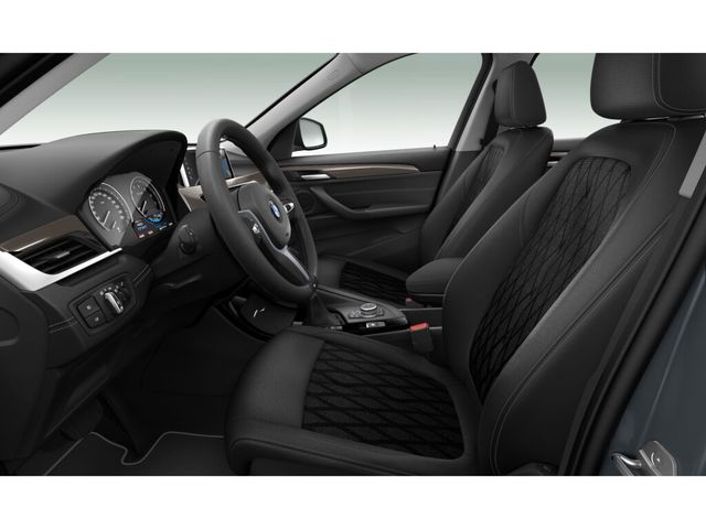 BMW X1 xDrive25e color Gris. Año 2021. 162KW(220CV). Híbrido Electro/Gasolina. En concesionario BMW Eresma Motor Segovia de Segovia
