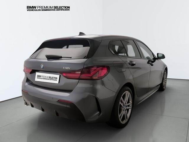 BMW Serie 1 118i color Gris. Año 2021. 103KW(140CV). Gasolina. En concesionario Automotor Premium Velázquez - Málaga de Málaga