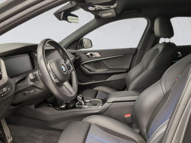 BMW Serie 1 118i color Gris. Año 2021. 103KW(140CV). Gasolina. En concesionario Automotor Premium Velázquez - Málaga de Málaga
