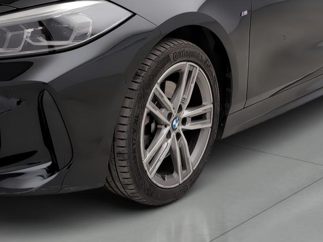 BMW Serie 1 118d color Negro. Año 2021. 110KW(150CV). Diésel. En concesionario Automotor Premium Velázquez - Málaga de Málaga
